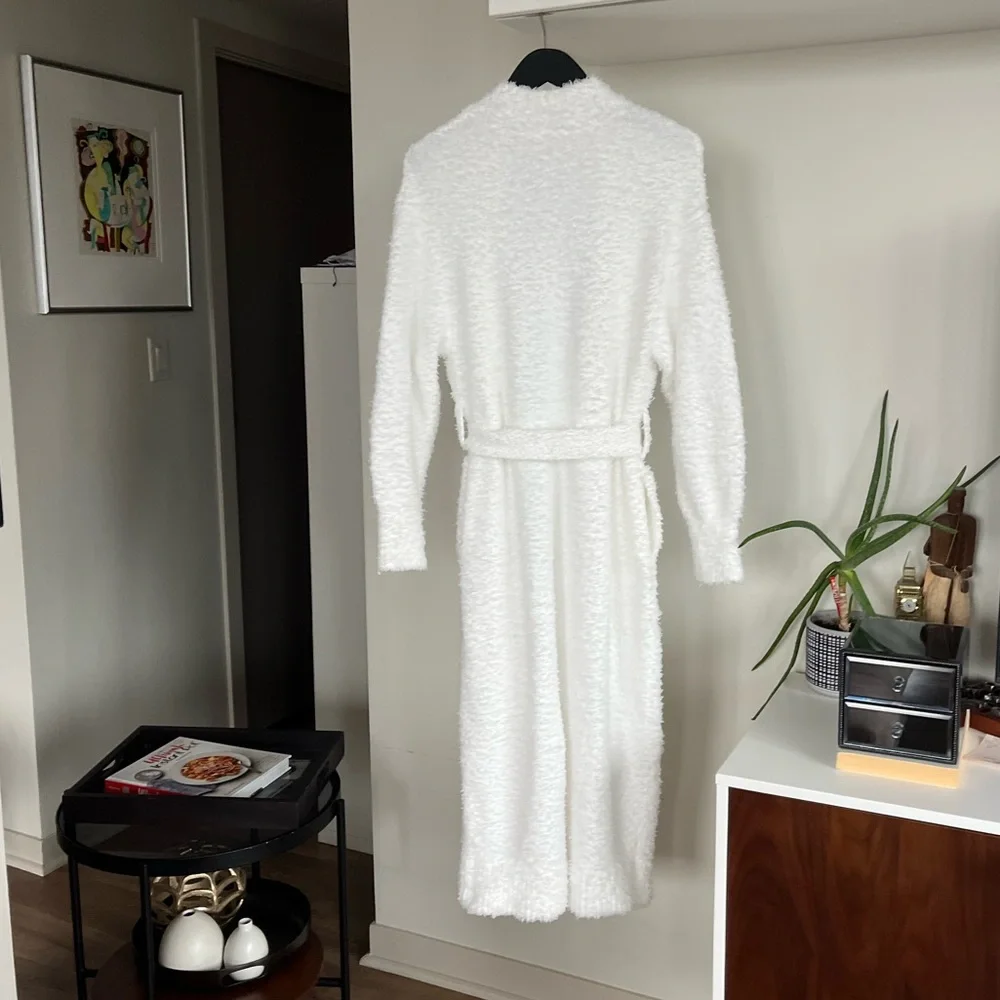 Aritzia The Group By Babaton White Retreat Textured Cozy Belted Robe/ Cardigan - Picture 12 of 17